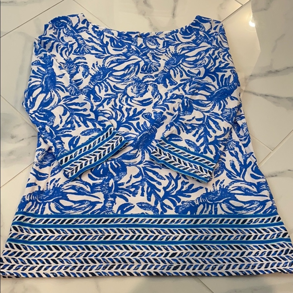Lilly boat neck top.